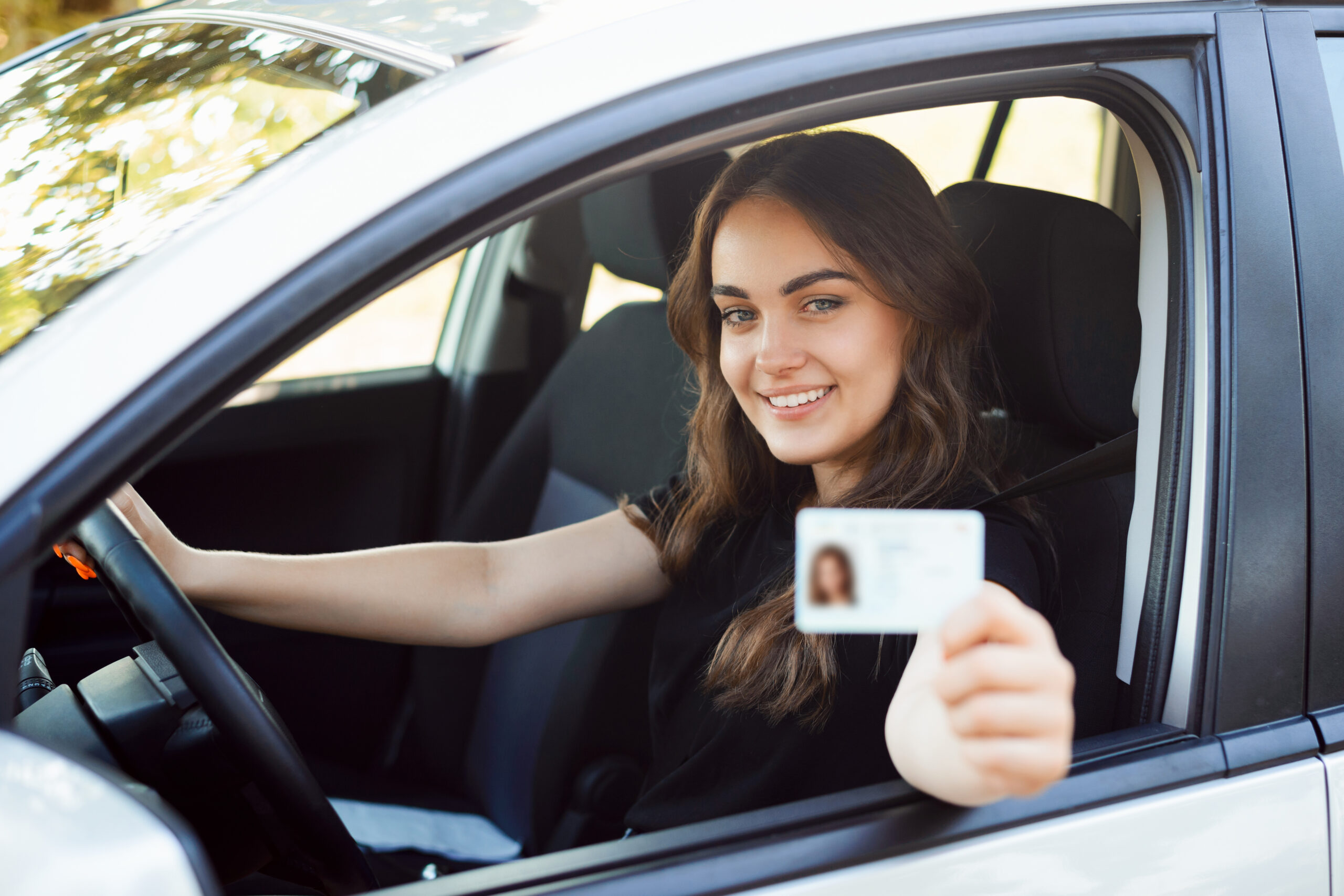 Regole per il noleggio auto: quanti anni di patente bisogna avere?